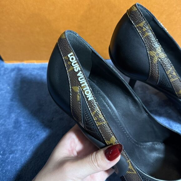 NIB Louis Vuitton Archlight Pump Monogram Stiletto Heel Pointed Toe 38 (US 8) - Picture 10 of 14